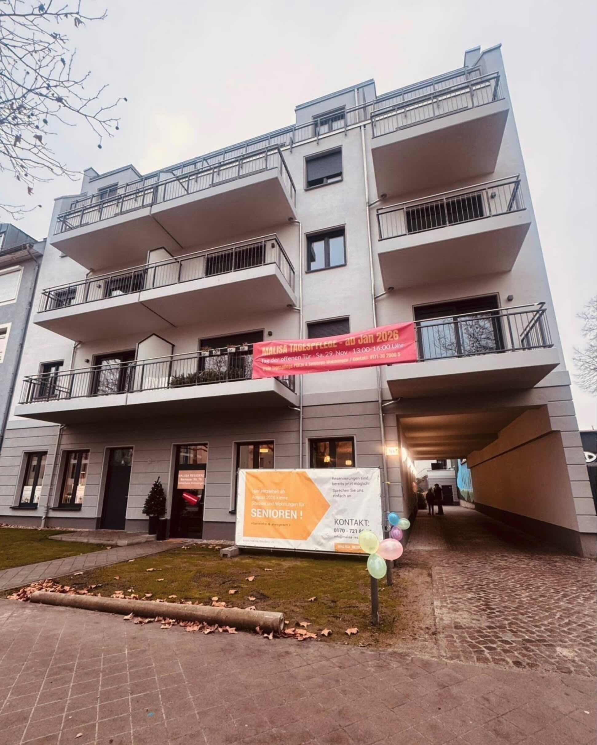 Bernauer Straße 76, 76a